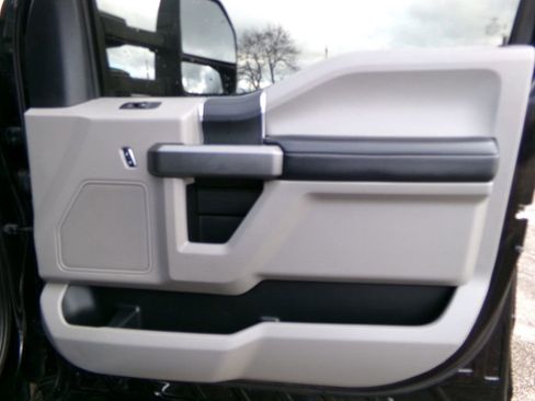 Used 2017 Ford F250 XLT w/ XLT Value Package image 18