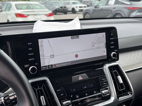 Used 2023 Kia Sorento SX image 20