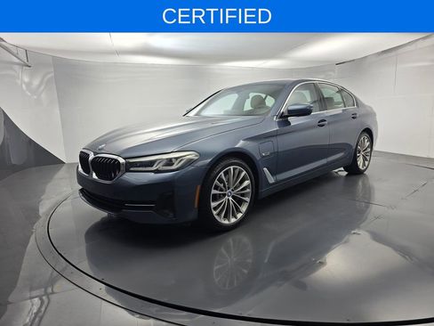 Certified 2023 BMW 530e w/ Premium Package RWD image 8