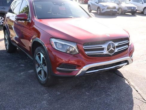Used 2019 Mercedes-Benz GLC 300 w/ Parking Assistance Package image 2