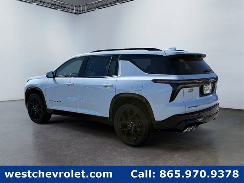 New 2026 Chevrolet Traverse RS w/ LPO, Floor Liner Package image 5