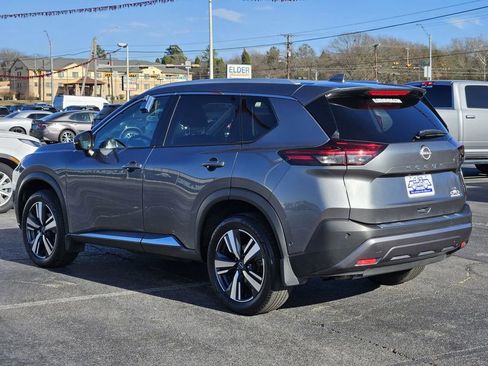 Used 2023 Nissan Rogue SL w/ SL Premium Package image 4