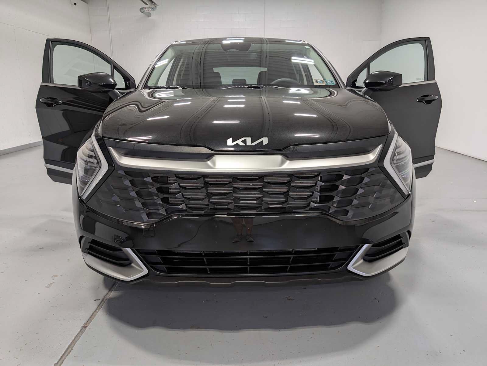 Certified 2025 Kia Sportage LX AWD/4WD image 15