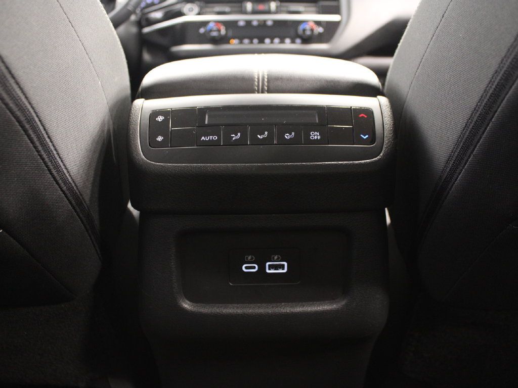 Used 2024 Nissan Pathfinder SV FWD image 31