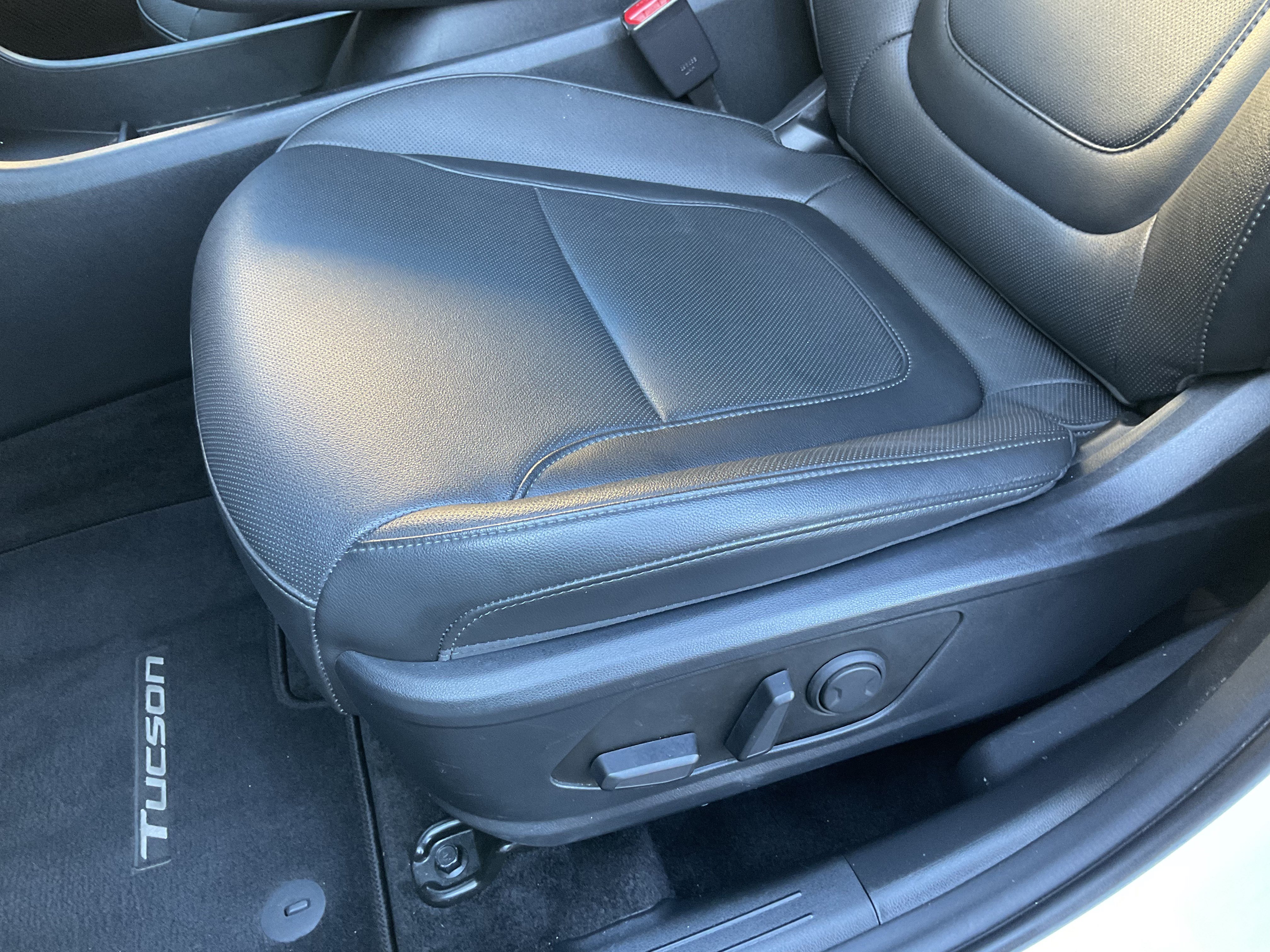 Used 2025 Hyundai Tucson SEL AWD/4WD image 28