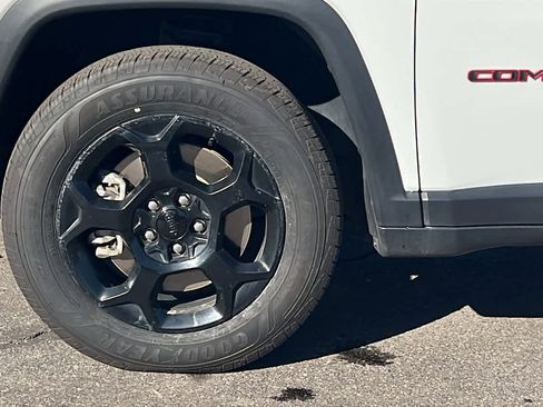 Used 2023 Jeep Compass Trailhawk image 9