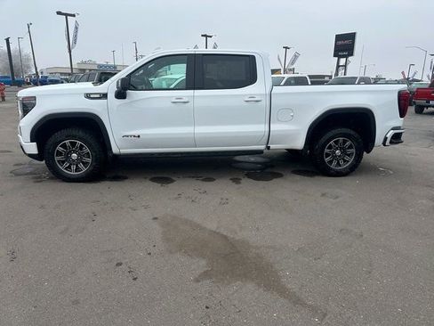 Used 2024 GMC Sierra 1500 AT4 w/ Technology Package AWD/4WD image 7