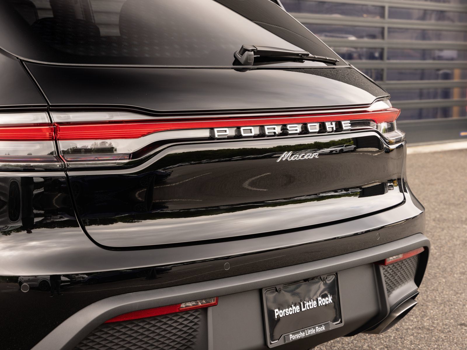 Certified 2026 Porsche Macan AWD/4WD image 12