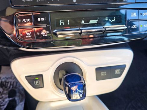 Used 2016 Toyota Prius Four Touring w/ Four Season Floor Mat Package image 16