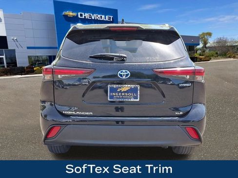 Used 2024 Toyota Highlander XLE AWD/4WD image 23