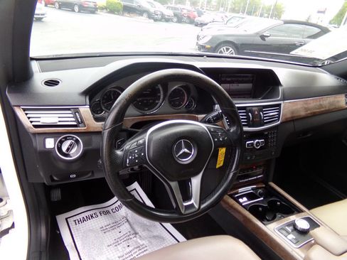 Used 2013 Mercedes-Benz E 350 BlueTEC Sedan image 7