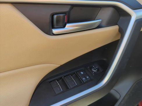 Certified 2025 Toyota RAV4 XLE Premium image 8