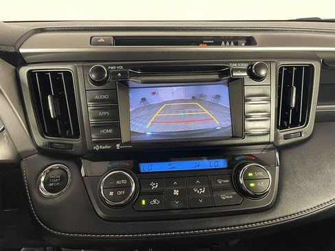 Used 2018 Toyota RAV4 XLE AWD/4WD image 17