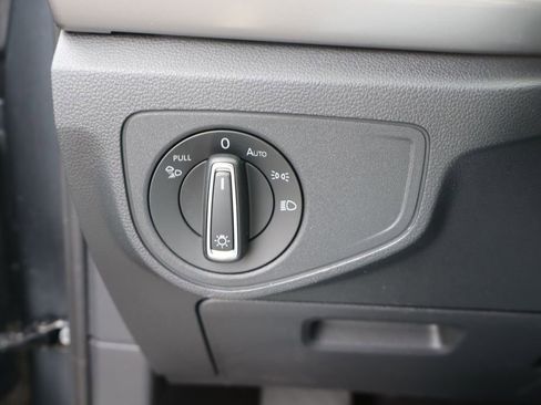 Used 2020 Volkswagen Atlas Cross Sport SEL Premium R-Line image 17