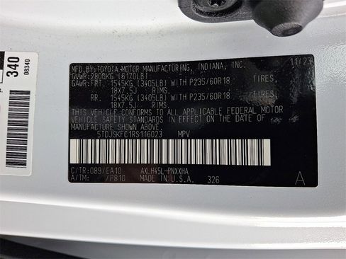 Certified 2024 Toyota Sienna XLE image 30