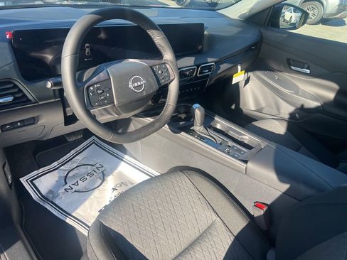 New 2026 Nissan Sentra SV w/ SV Convenience Package FWD image 17