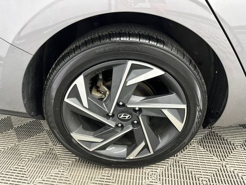 Used 2024 Hyundai Elantra Limited FWD image 18