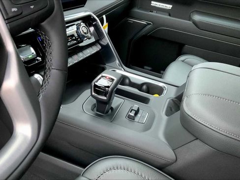 Used 2026 GMC Sierra 1500 Denali AWD/4WD image 6
