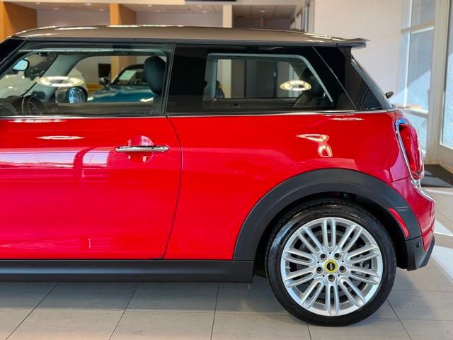 Used 2024 MINI Cooper SE FWD image 9
