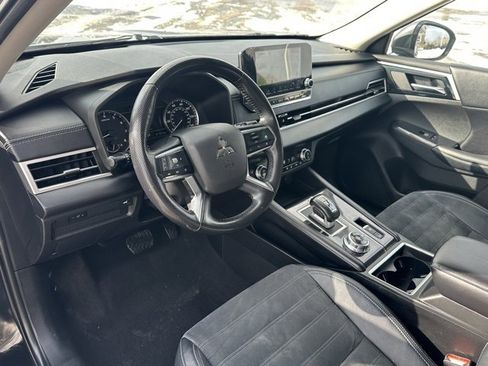 Used 2022 Mitsubishi Outlander SE image 31