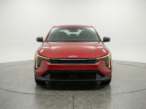 Used 2025 Kia K4 LXS image 2