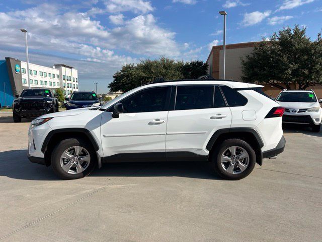 Used 2025 Toyota RAV4 LE AWD/4WD image 7