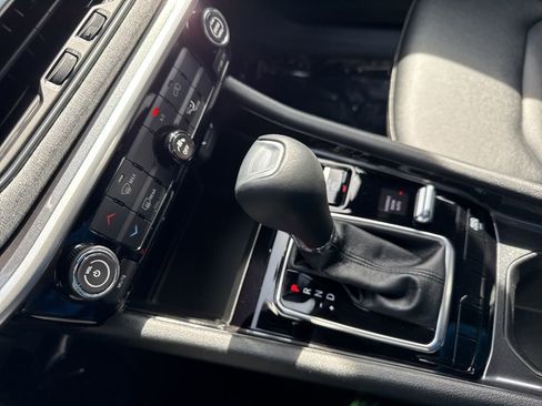 Used 2024 Jeep Compass Latitude AWD/4WD image 31