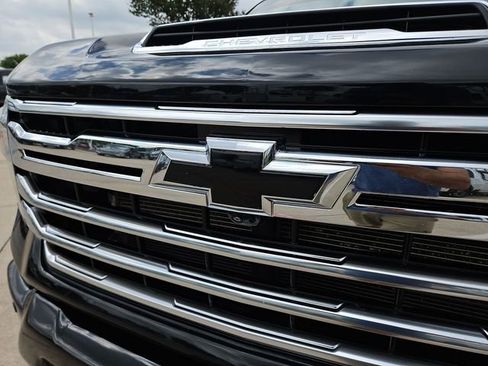 Used 2025 Chevrolet Silverado 3500 High Country w/ High Country Premium Package AWD/4WD image 31