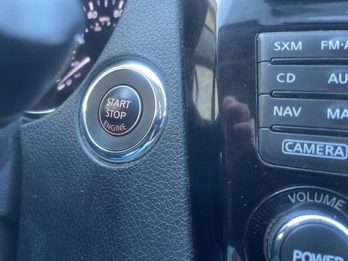 Used 2014 Nissan Rogue SL w/ SL Premium Package image 32