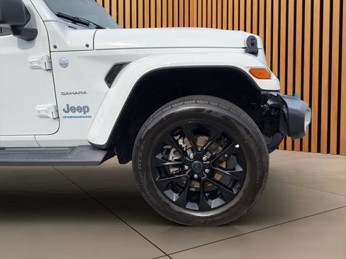 Used 2024 Jeep Wrangler Unlimited Sahara AWD/4WD image 19