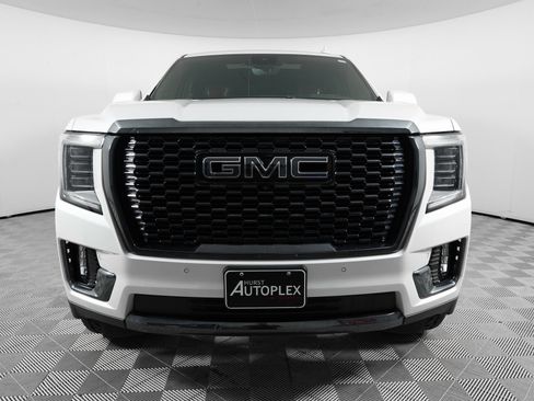 Used 2023 GMC Yukon Denali Ultimate image 2