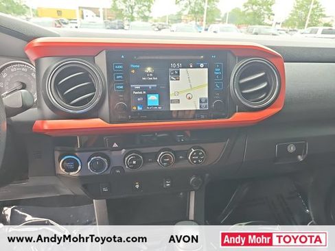 Used 2017 Toyota Tacoma TRD Sport w/ Tow Package (A/T) AWD/4WD image 22