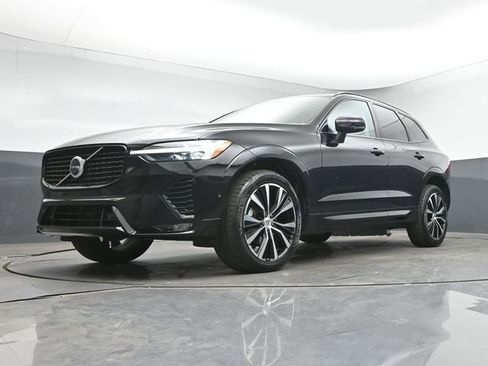 Used 2023 Volvo XC60 B5 Plus w/ Climate Package AWD/4WD image 40