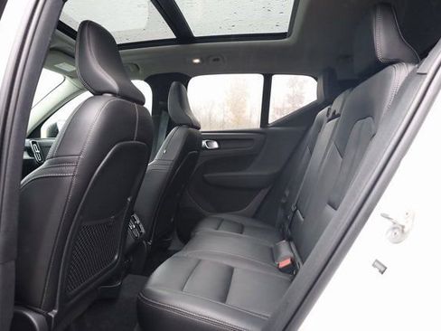 Used 2024 Volvo XC40 B5 Plus w/ Climate Package image 23