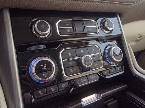 Used 2021 GMC Yukon Denali w/ Denali Ultimate Package image 19