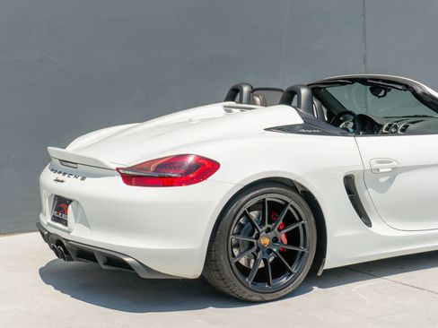 Used 2016 Porsche Boxster Spyder RWD image 38