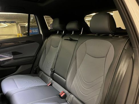 New 2026 Volkswagen Tiguan SE R-Line AWD/4WD image 23