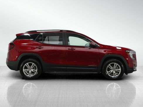 Used 2022 GMC Terrain SLE w/ Driver Convenience Package image 6
