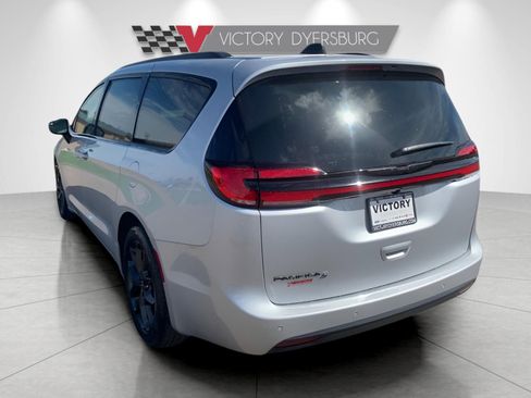 New 2026 Chrysler Pacifica Select image 6