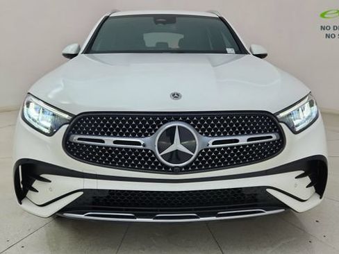 Used 2025 Mercedes-Benz GLC 300 4MATIC image 13