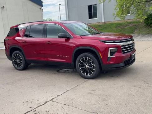 New 2026 Chevrolet Traverse LT AWD/4WD image 2