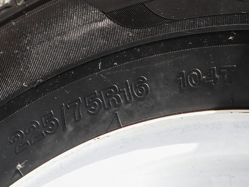 Used 2017 Ford E-350 and Econoline 350 Super Duty image 33