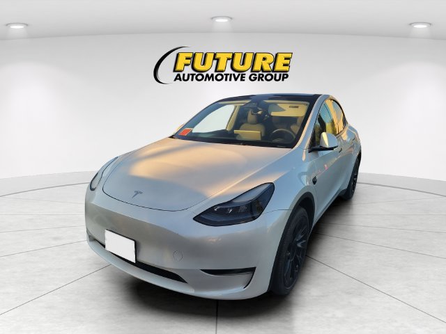 Used 2024 Tesla Model Y Long Range AWD/4WD image 2