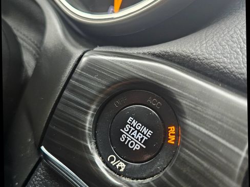 Used 2020 Jeep Grand Cherokee Limited AWD/4WD image 19