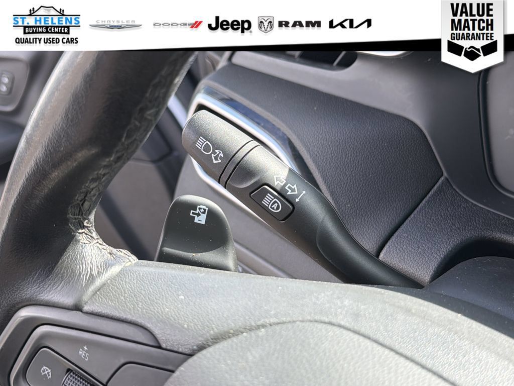 Used 2022 Chevrolet Bolt LT w/ Infotainment Package FWD image 20