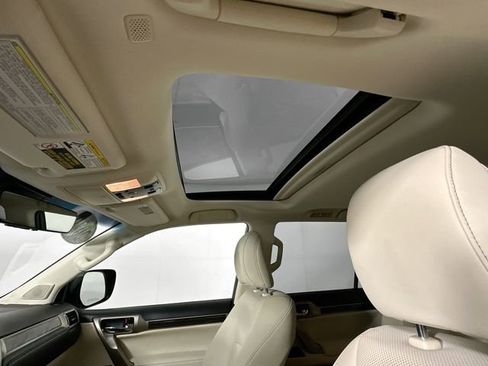 Used 2020 Lexus GX 460 Premium w/ Premium Package image 29