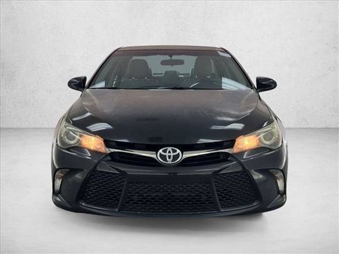 Used 2015 Toyota Camry SE FWD image 2