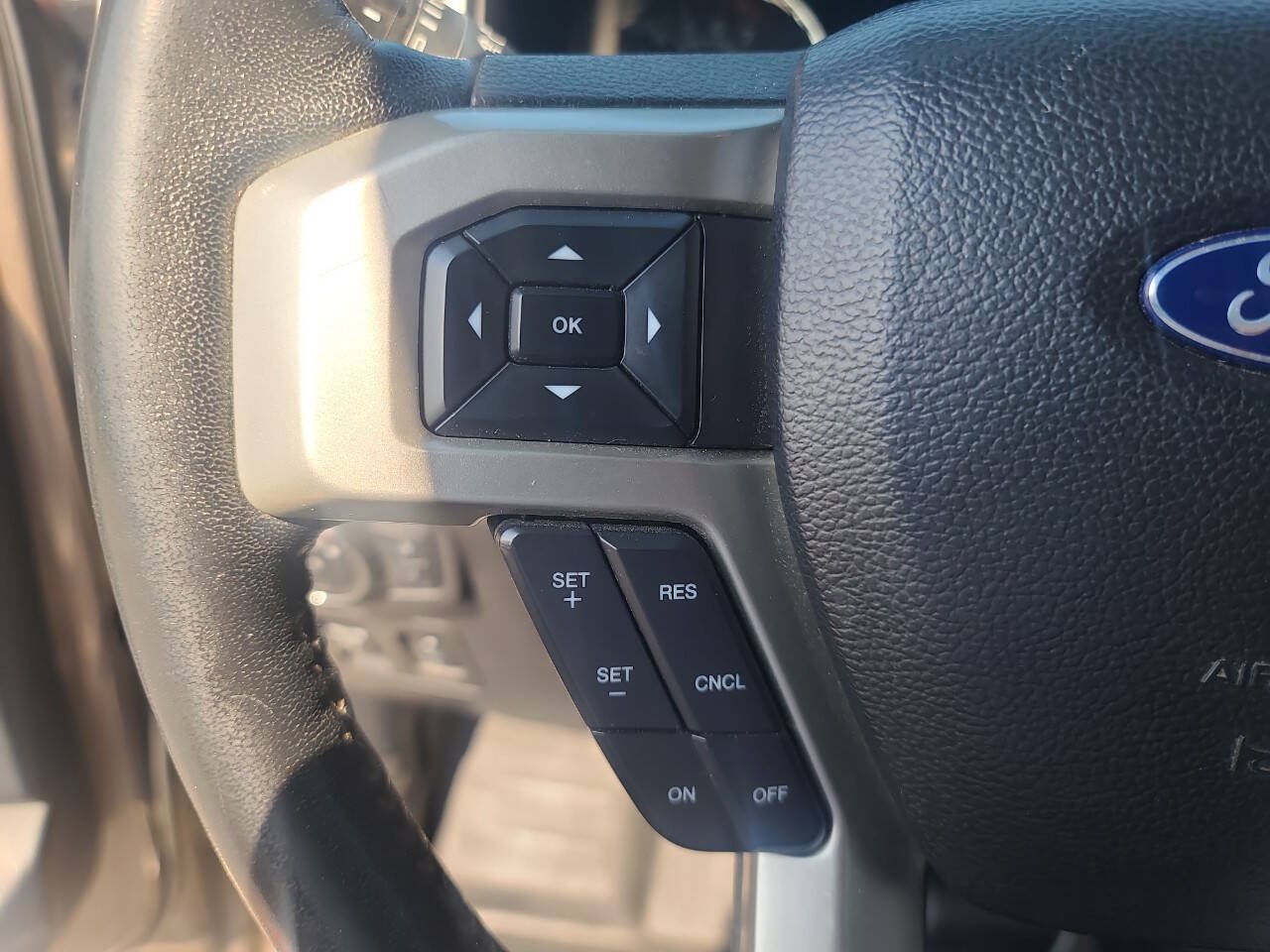 Used 2020 Ford F150 Lariat AWD/4WD image 22