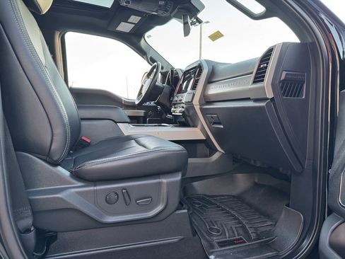 Used 2022 Ford F350 Lariat w/ Black Appearance Package image 27