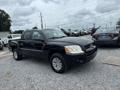 Used 2006 Mitsubishi Raider LS RWD image 5